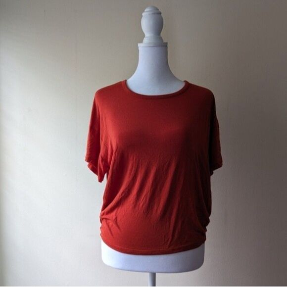 Banana Republic Active Short Sleeve Tee Tie Top Dune Red Medium - Picture 1 of 4
